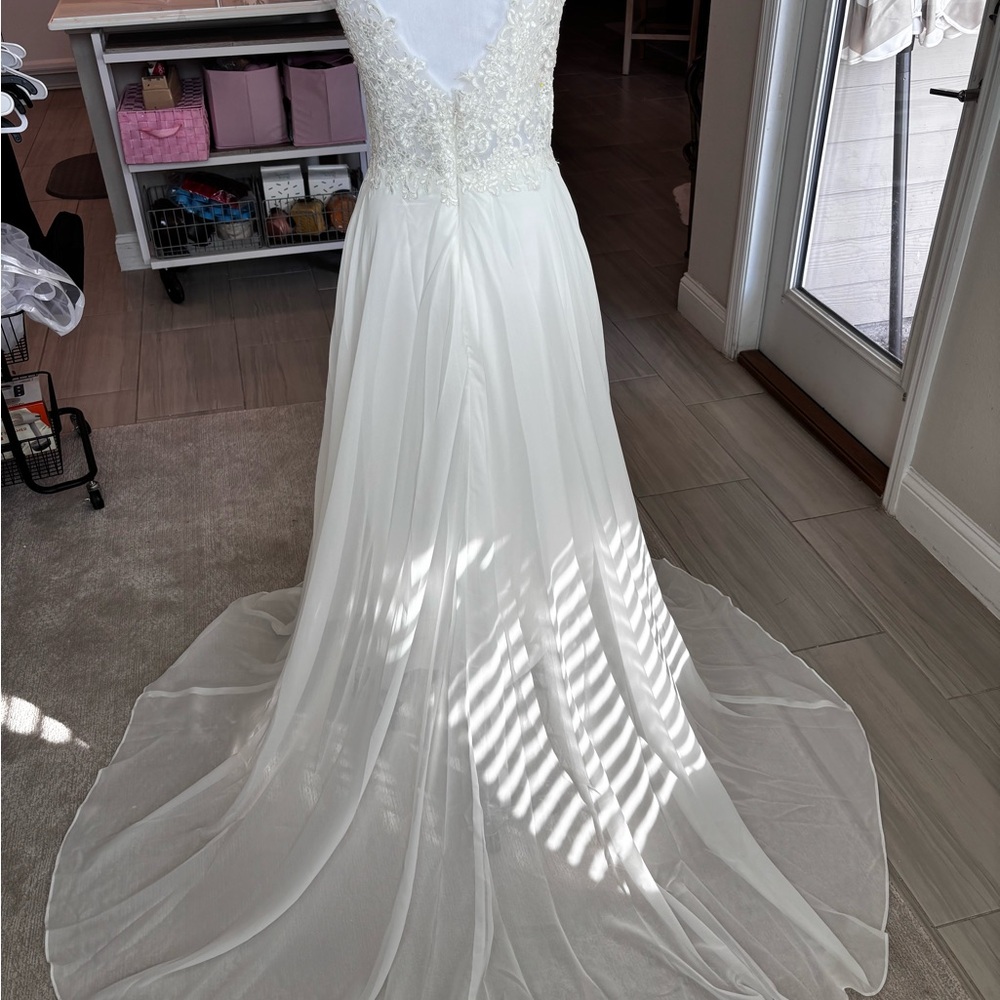 NEW White Wedding Dress with Appliques Speghetti Straps Size: M/8 - Picture 6 of 14